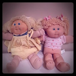 Set of 2 cabbage patch dolls